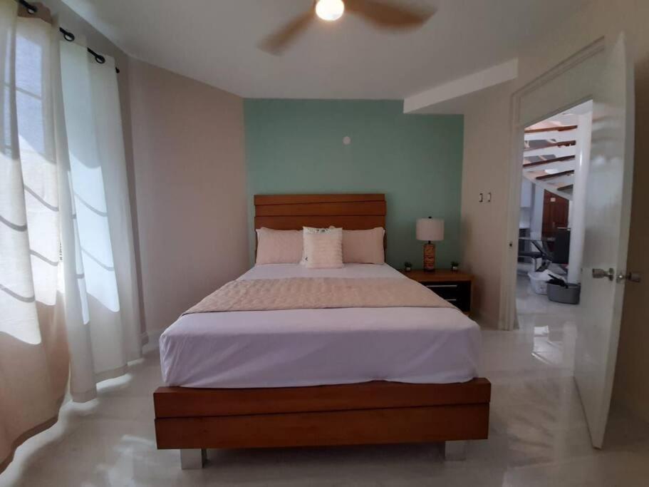 Modern Penthouse @ Sandcastles Ocho Rios Exterior photo