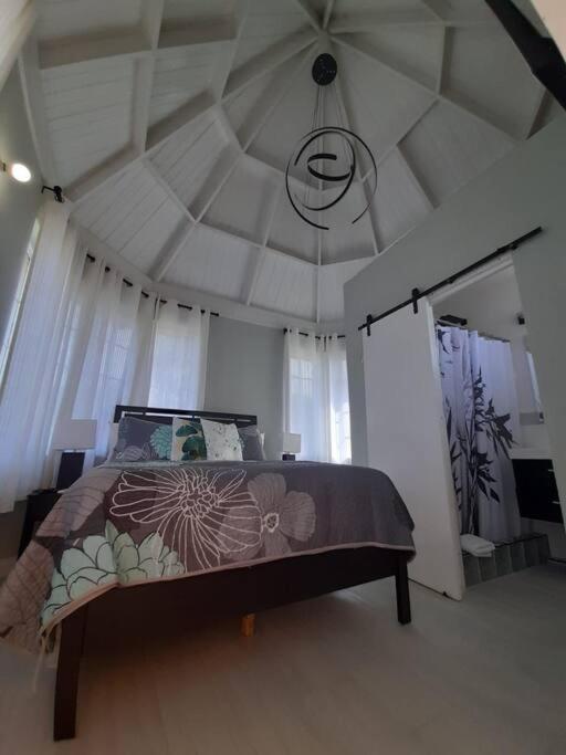Modern Penthouse @ Sandcastles Ocho Rios Exterior photo