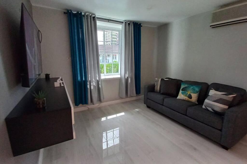 Modern Penthouse @ Sandcastles Ocho Rios Exterior photo
