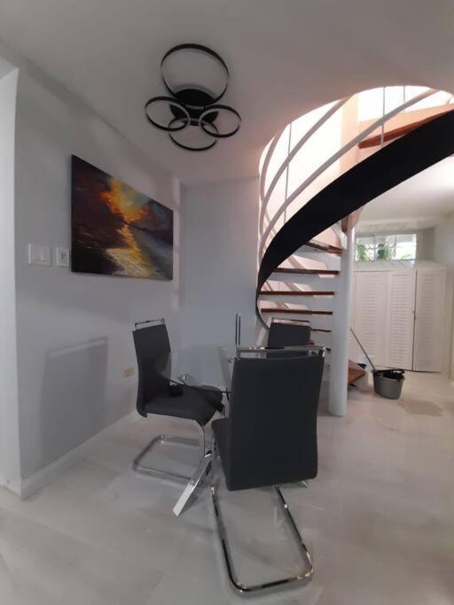 Modern Penthouse @ Sandcastles Ocho Rios Exterior photo