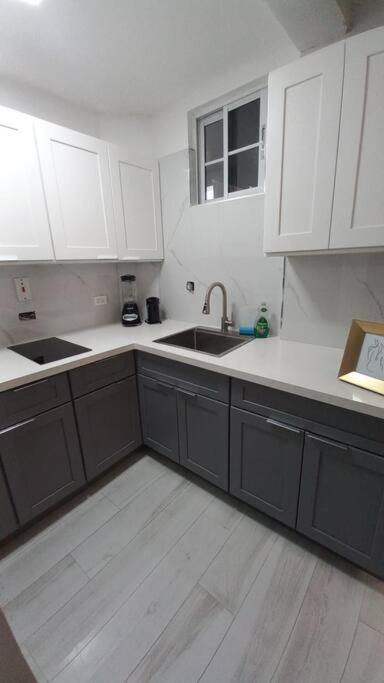 Modern Penthouse @ Sandcastles Ocho Rios Exterior photo